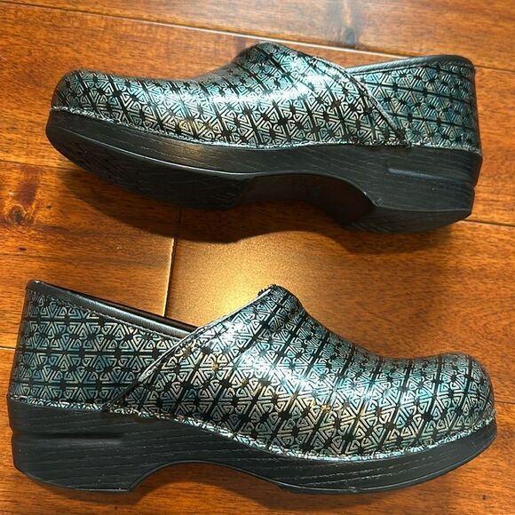Dansko clogs - Picture 1 of 16